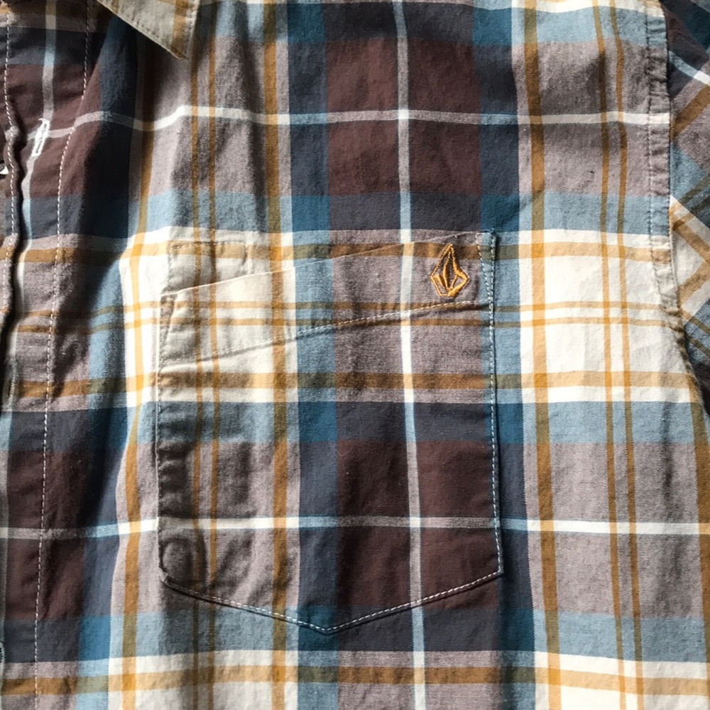 Short Sleeve Men’s Large Volcom Button Up Shirt - image 2